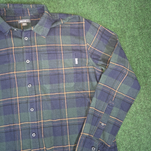 Eddie Bauer | 'Eddie's Favorite Flannel' 2-Ply Cotton Plaid Button Down Flannel - Picture 6 of 16